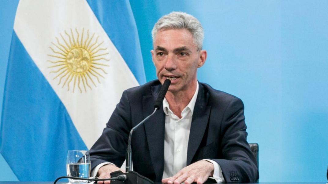 Meoni dijo que los vuelos vuelven a partir "del 12 o el 15 de octubre"