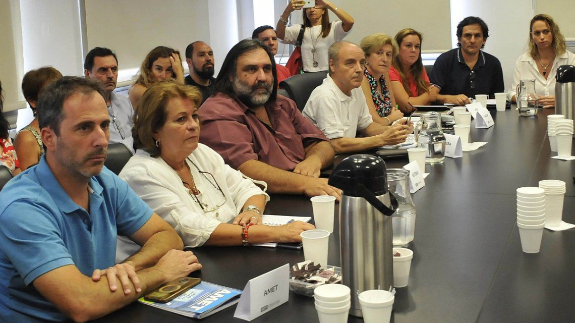 Docentes bonaerenses aceptaron por "mayoría" la propuesta de Kicillof