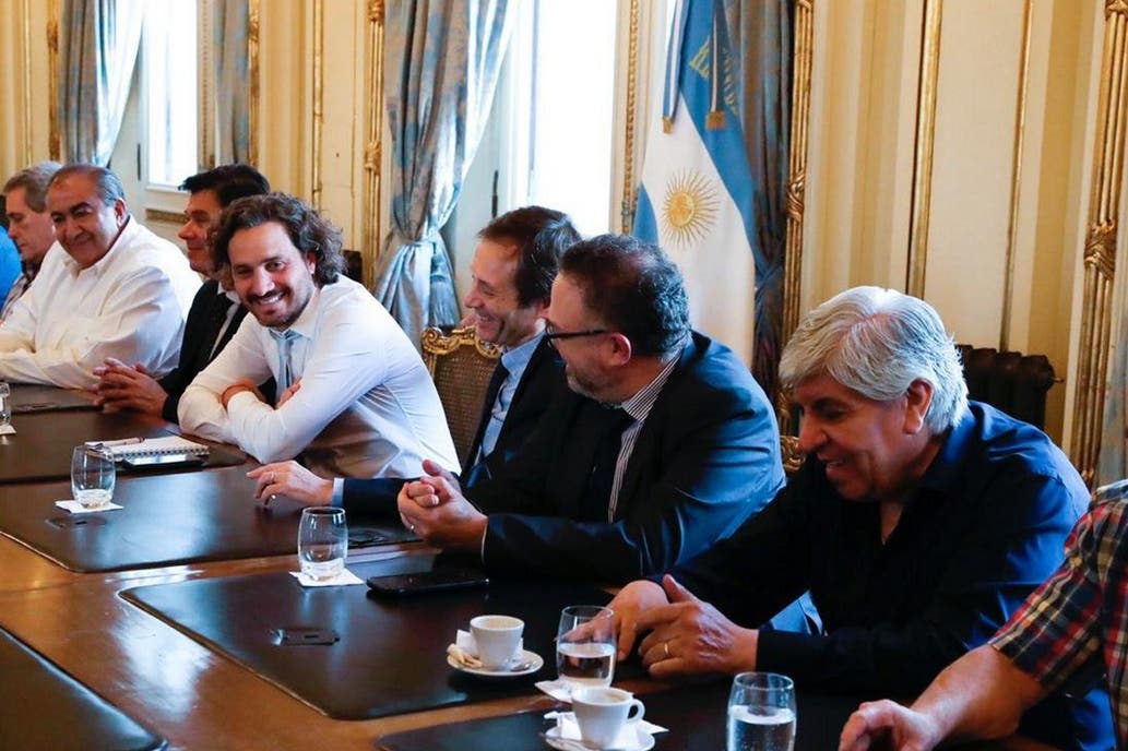 Nación acordó una agenda de 10 puntos con empresarios y la CGT