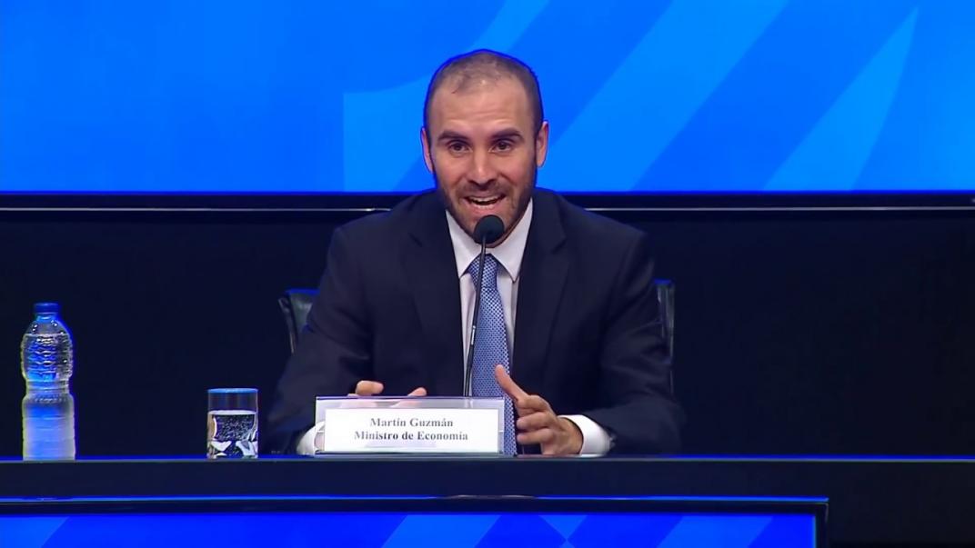 Guzmán lanzó nuevas medidas para tratar de contener al dólar