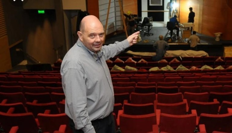 Confirman que no habrá temporada de teatros y los empresarios estallaron