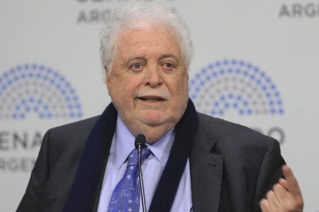 Tras las críticas de Oxford, Ginés reconoció errores en las cifras de testeos