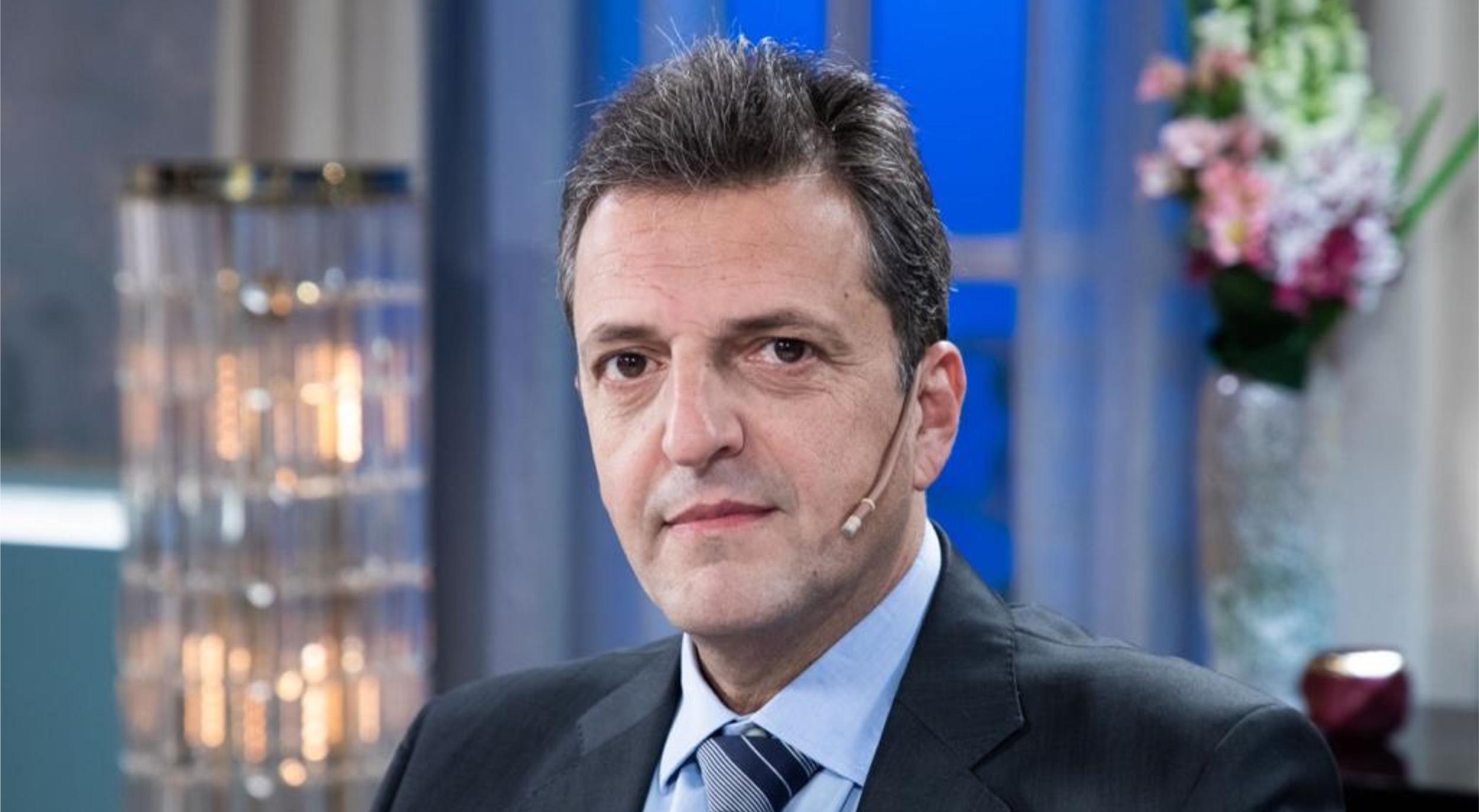 Massa busca su propia identidad y lanza una escuela de dirigentes