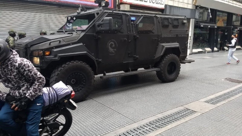 En plena suba del dólar, Gendarmería allanó "cuevas" del Microcentro