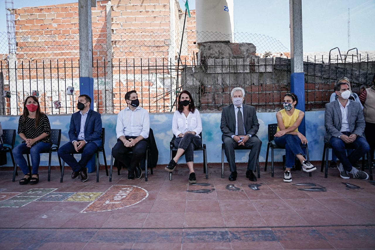 Nación y legisladores del FdT: programa de promotoras educativas en el barrio Mugica