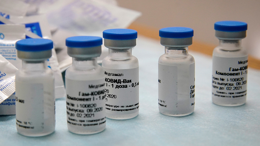 La vacuna rusa empezó a ser distribuída en instituciones médicas rusas