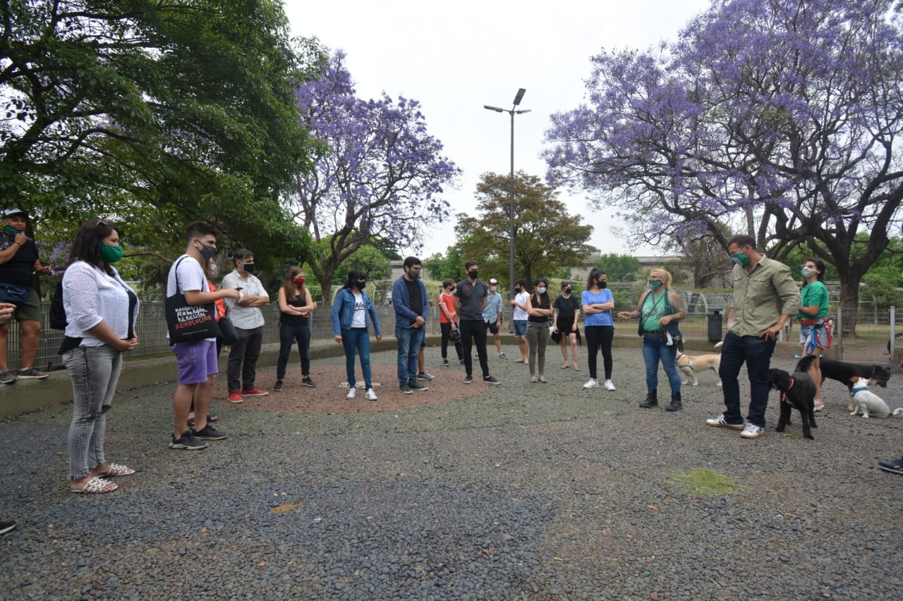Presentaron la Ley de Caniles para ampliarlos a toda la Ciudad