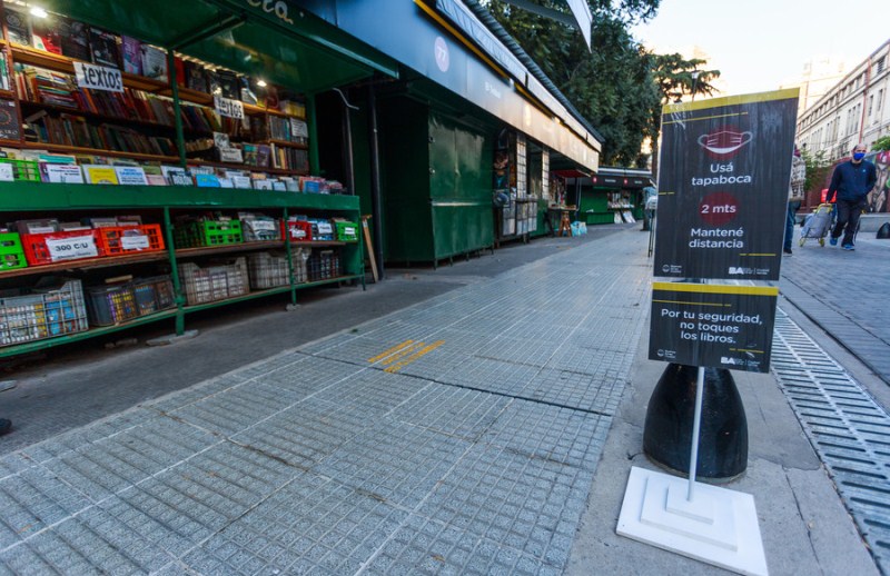 Ferias porteñas de libreros retoman su actividad y funcionan todos los días