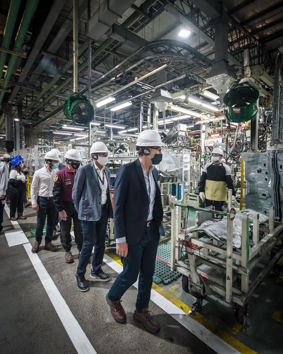 Santilli visitó la fábrica de Toyota, de donde saldrán los nuevos patrulleros