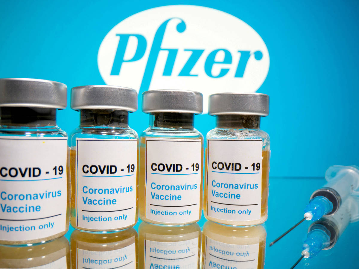 Pfizer se presentó ante ANMAT para empezar a vacunar "la primera quincena de enero"