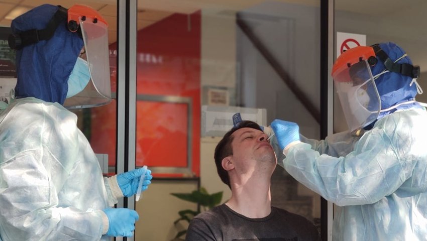 Las prepagas anuncian que dejarán de cubrir los hisopados