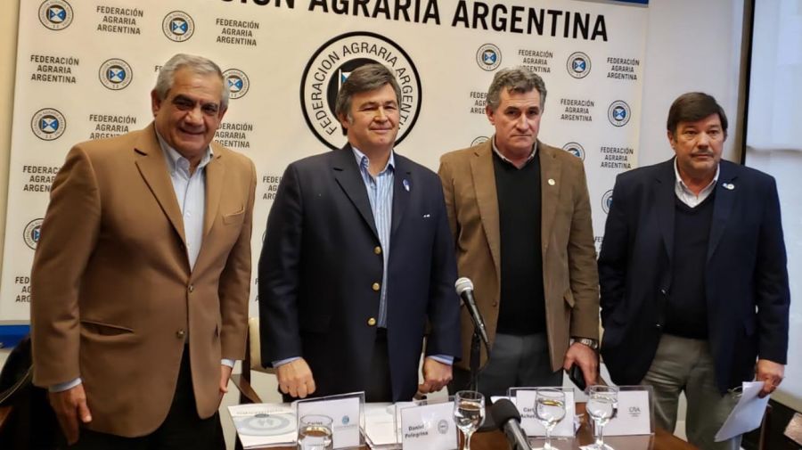 El campo anunció un paro y el Gobierno dijo que "no se van a mover un centímetro"