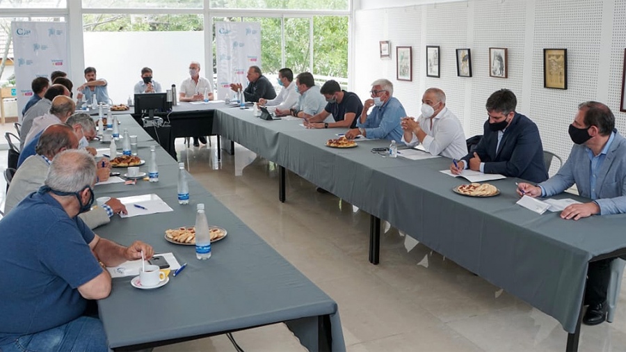 Kicillof: "La decisión es poner más énfasis en las medidas de cuidado"