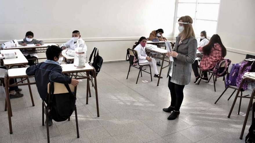 Los gremios docentes analizarán el protocolo para la vuelta a clases