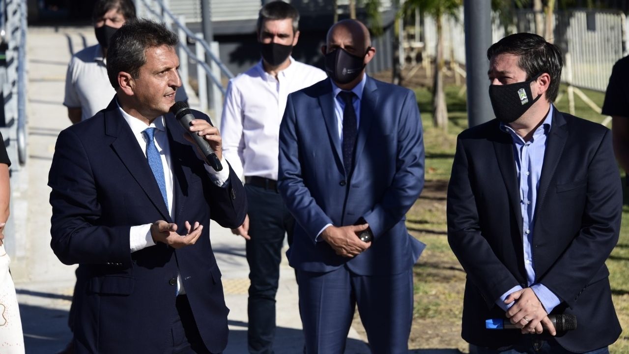 Massa rechazó "la mirada miserable, obstinada en poner palos en la rueda"