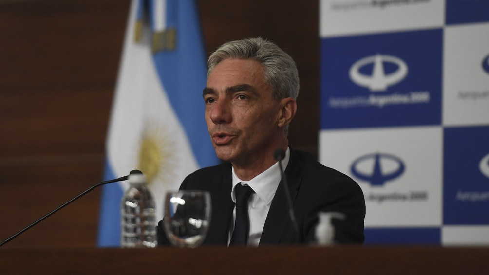 Meoni sugirió "diferentes horarios" para los ingresos y salidas de los alumnos