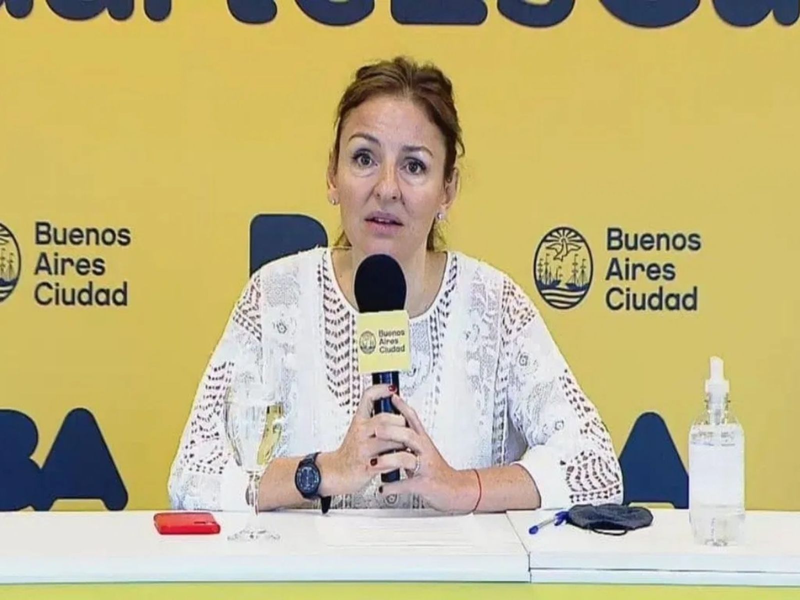 Acuña dijo que a los maestros que no vayan a trabajar se les descontará el día