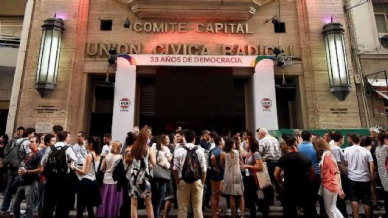 Piden unificar la interna de la UCR porteña el 21 de marzo