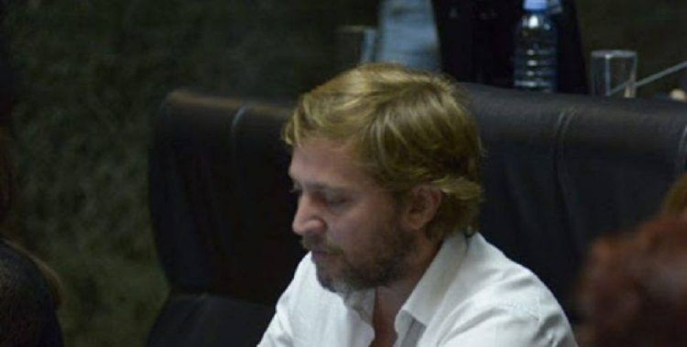 Un legislador del FdT dijo que las clases presenciales deben volver lo antes posible