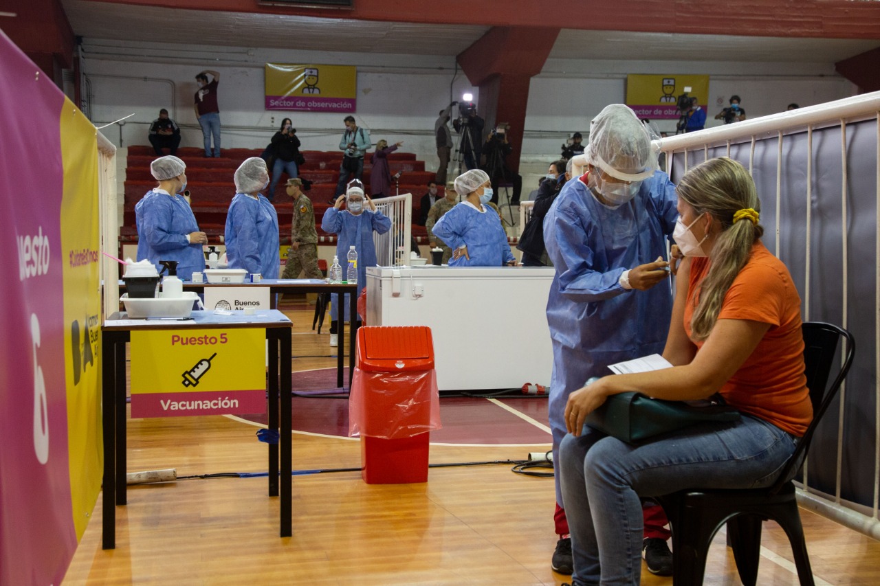 Ciudad: 1.512 personas recibieron el martes la primera dosis de la Sputnik