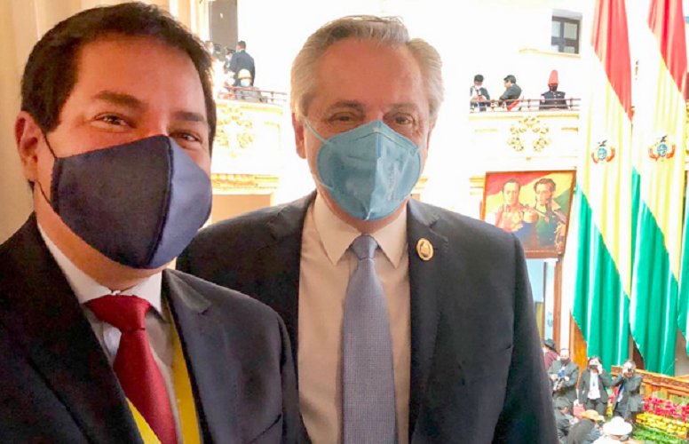 Alberto apoyó al candidato de Correa y aclaró el tema del envío de vacunas