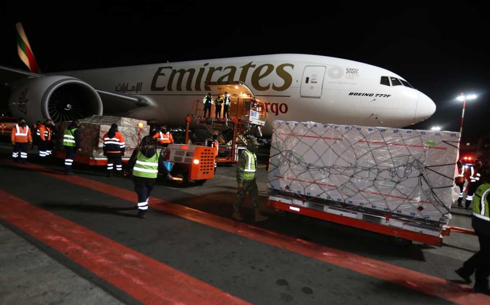 Las primeras 580 mil dosis de la vacuna de la India llegaron al país