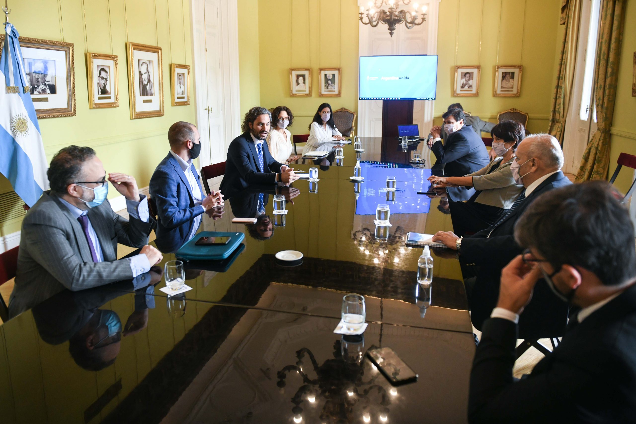 Acuerdo de precios y salarios: construcción, alimentos y tecnología