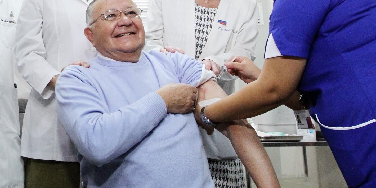Este viernes arrancan los turnos para vacunar a mayores de 80 en la Ciudad