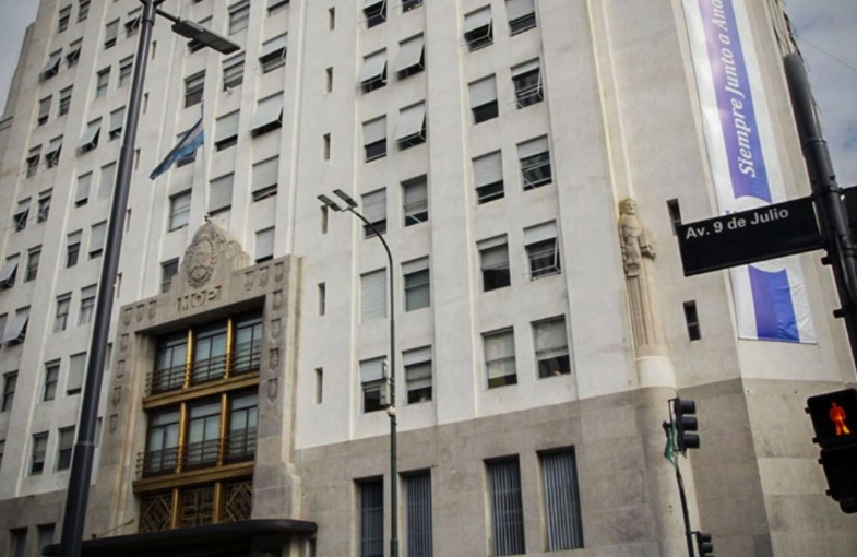 Allanaron el Ministerio de Salud y quedaron imputados Ginés y su sobrino