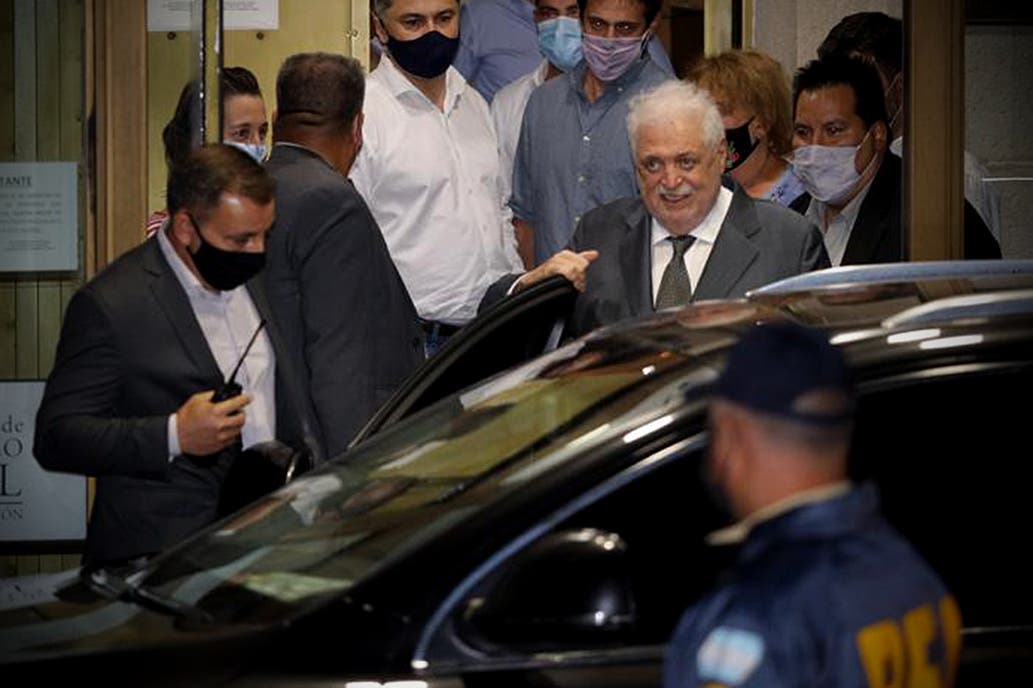 La lista de los "vacunados VIP" solo tiene 70 nombres