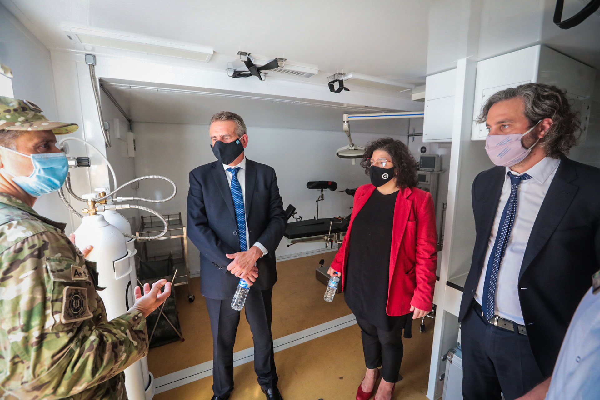 Cafiero y Vizzotti presentaron el Hospital Móvil donado por China