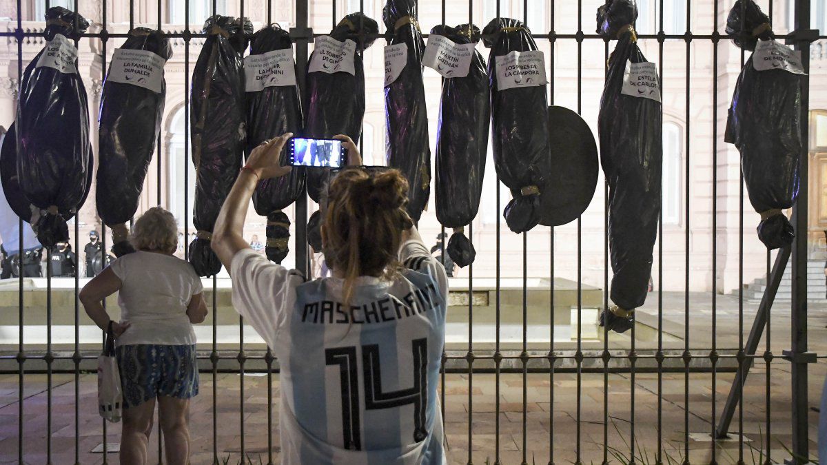 Alberto y Cafiero le pegaron a la oposición por las  bolsas mortuorias