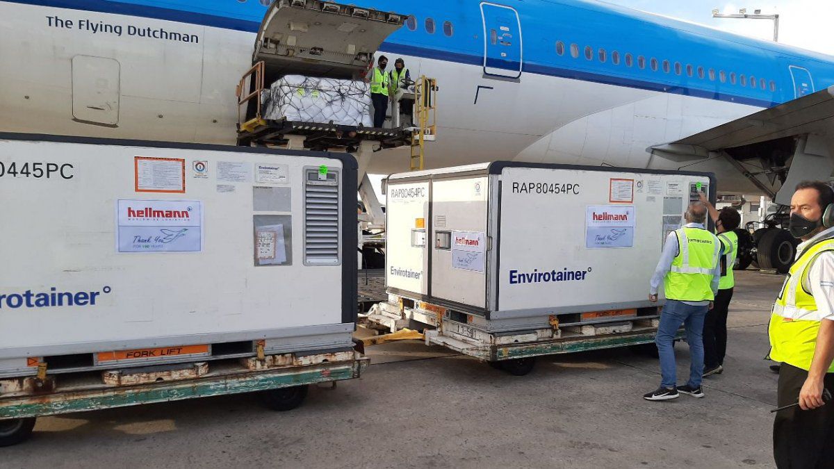 Llegaron otras 96 mil vacunas desde China