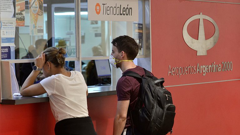 Se mantienen las fronteras cerradas y recomiendan postergar viajes