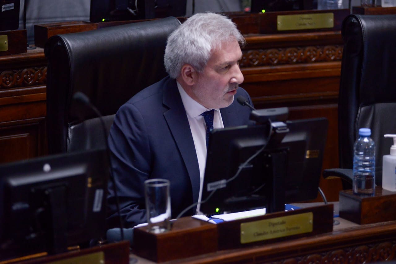 "Larreta agradeció a los maestros pero recortó $1.900 millones en infraestructura"