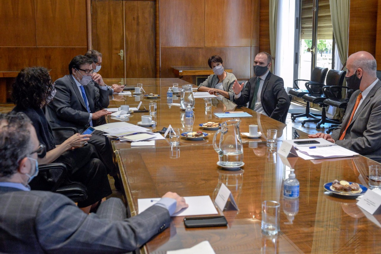 El Gabinete Económico tiene como prioridad arreglar precios y salarios