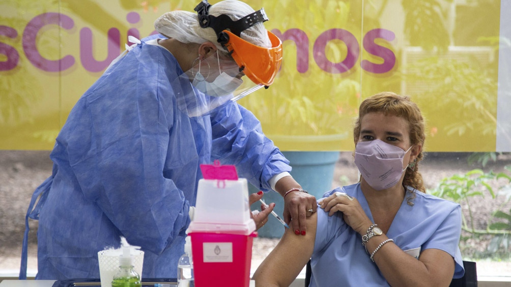 El Gobierno porteño comenzará el plan de vacunación a docentes y no docentes