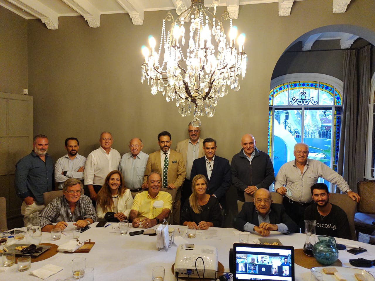 Se lanza Vamos, un nuevo espacio que une a Espert, López Murphy y otros