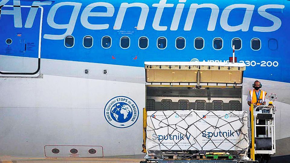 Ya partió el noveno vuelo en busca de más dosis de Sptunik V