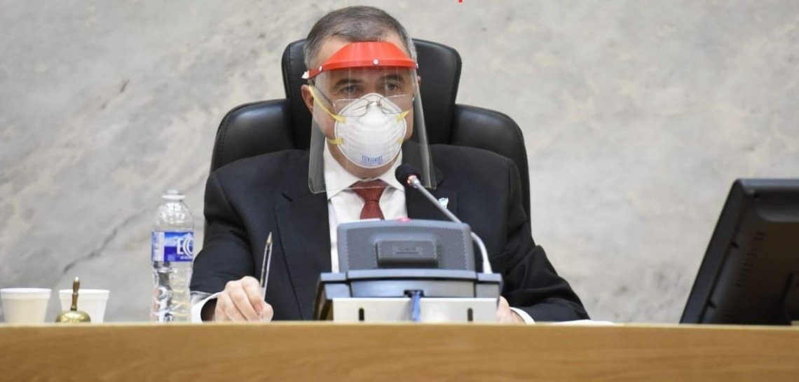 El escándalo de Jaldo con las "máscaras solidarias"