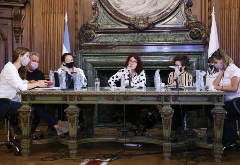 El FdT acusó a VJ de no querer crear un Ministerio de Mujeres