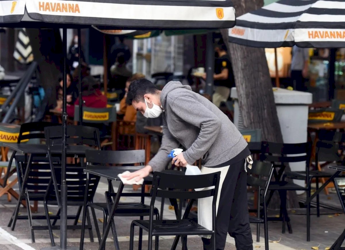 Gastronómicos: “Si restringen a las 22 horas ya no podremos subsistir"