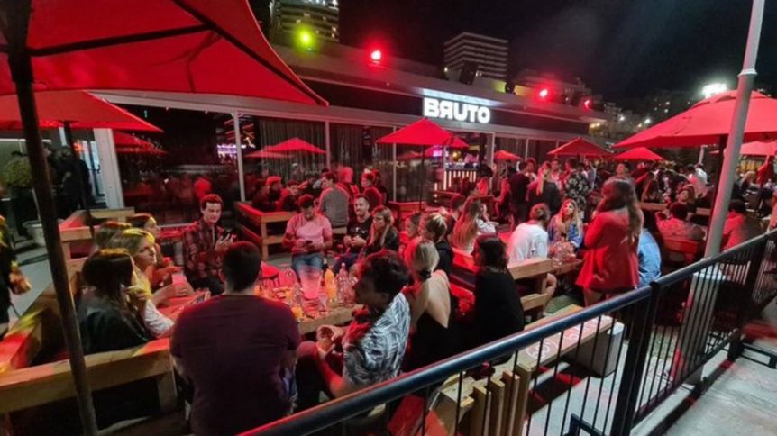 Comerciantes de todo el país anunciaron que no acatarán las restricciones