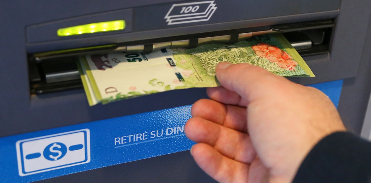 Restricciones: 15 mil pesos para monotributistas y beneficiarios de asignaciones