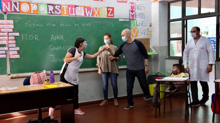 Cómo fue el operativo del GCBA para que este lunes abran las escuelas