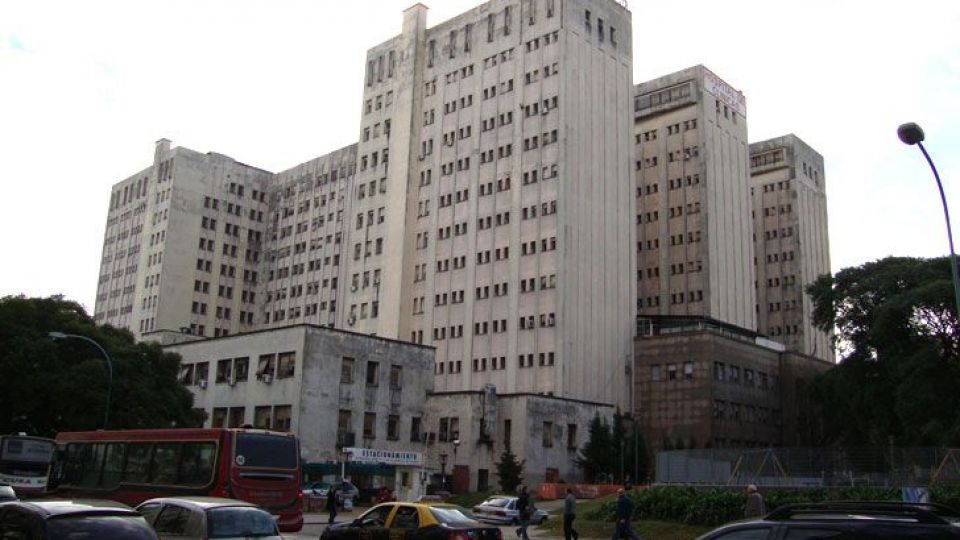 Nuevo esquema de derivación en hospitales porteños por la suba de casos