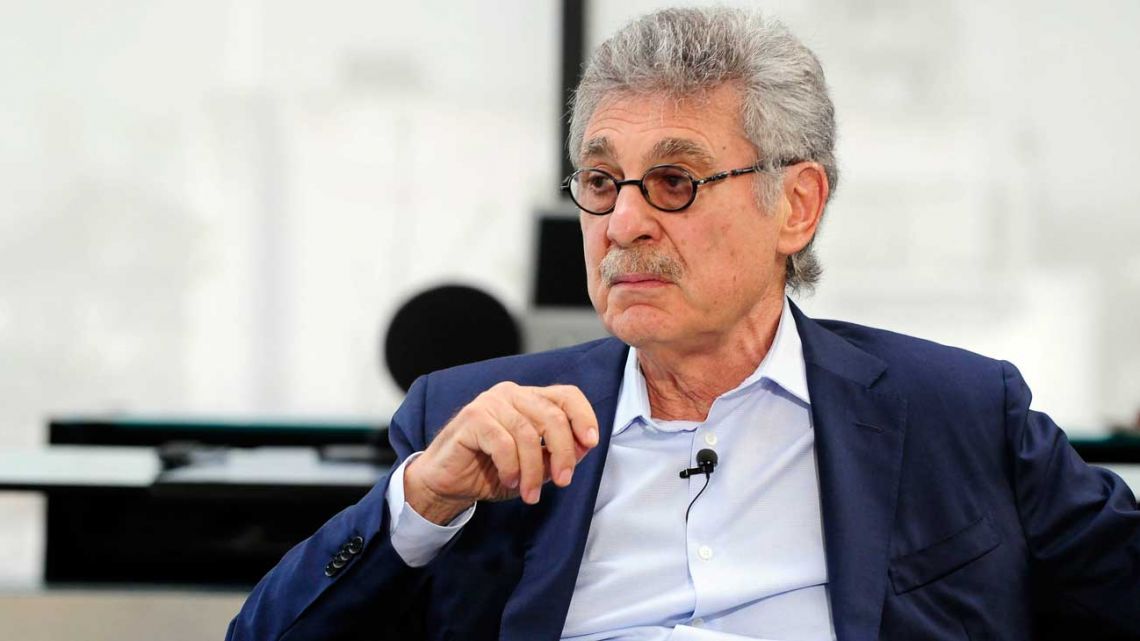 Sigman explicó la causa de la demora en los envíos de las dosis de AstraZeneca