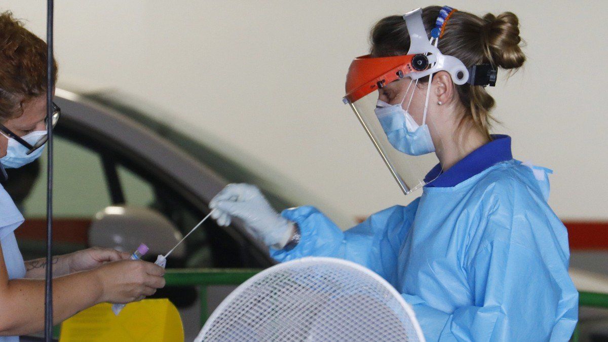 La curva sigue alta: más de 20 mil casos y 248 muertes en 24 horas