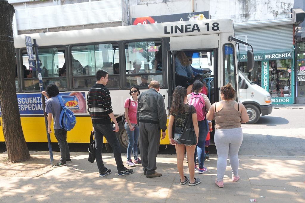 El lunes paran los colectivos en todo el país