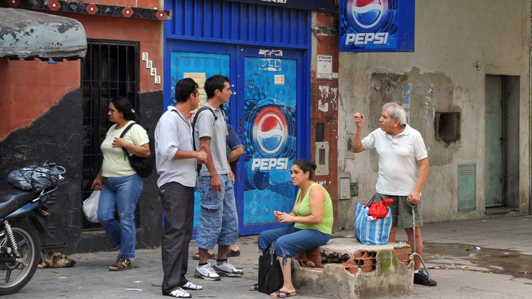 Según Indec, una familia necesita $60.874 para no caer en la pobreza